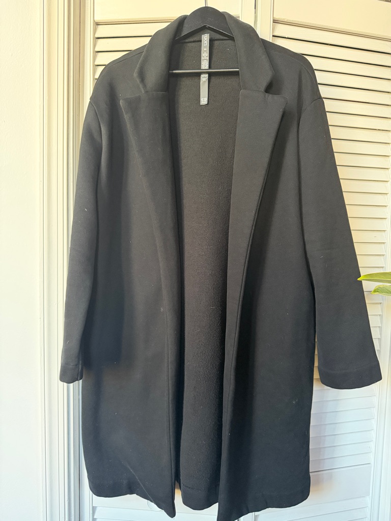 Vuori Black Open-Front Trench Coat